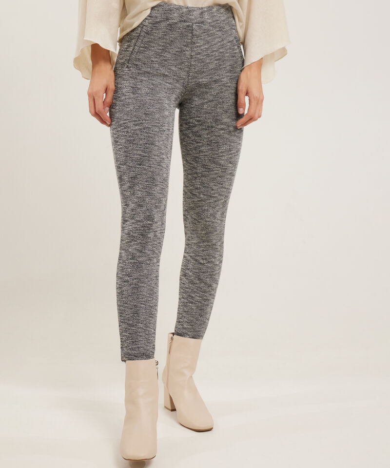 Leggins  Textura Con Ribetes En Frente Y Simulación Jota, Magia En El Caribe