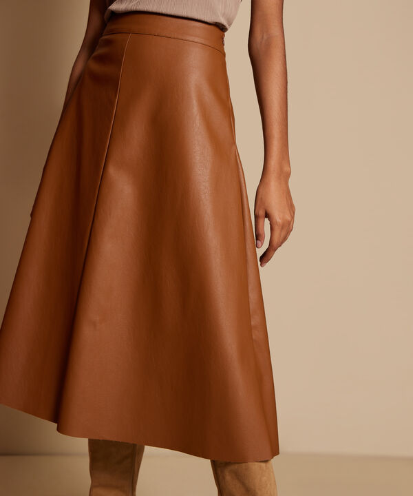 Falda Unicolor En Cuerina image number null