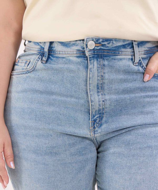 Jeans Mom Con Desgastes image number null