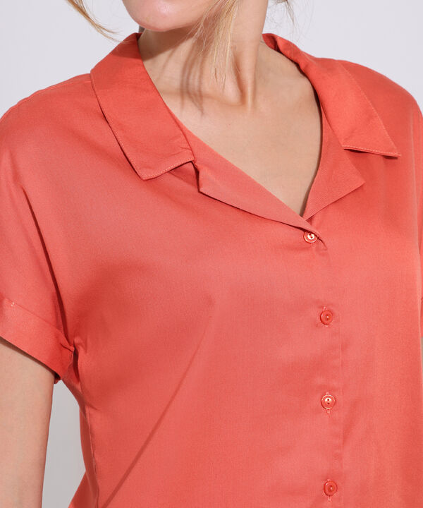 Camisa Unicolor, Manga Corta Con Guardapolvos, Cuello Sport Y Botonadura Azul image number null
