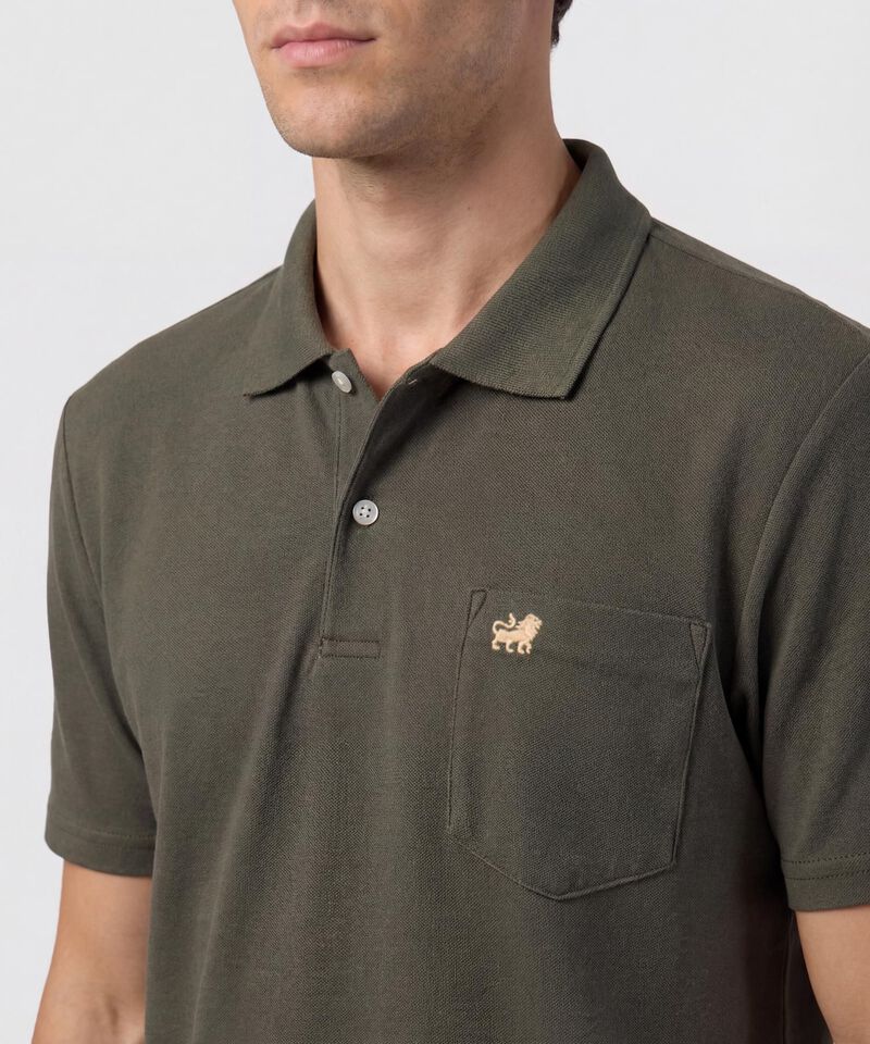 Polo Manga Corta Bolsillo con Bordado Hombre