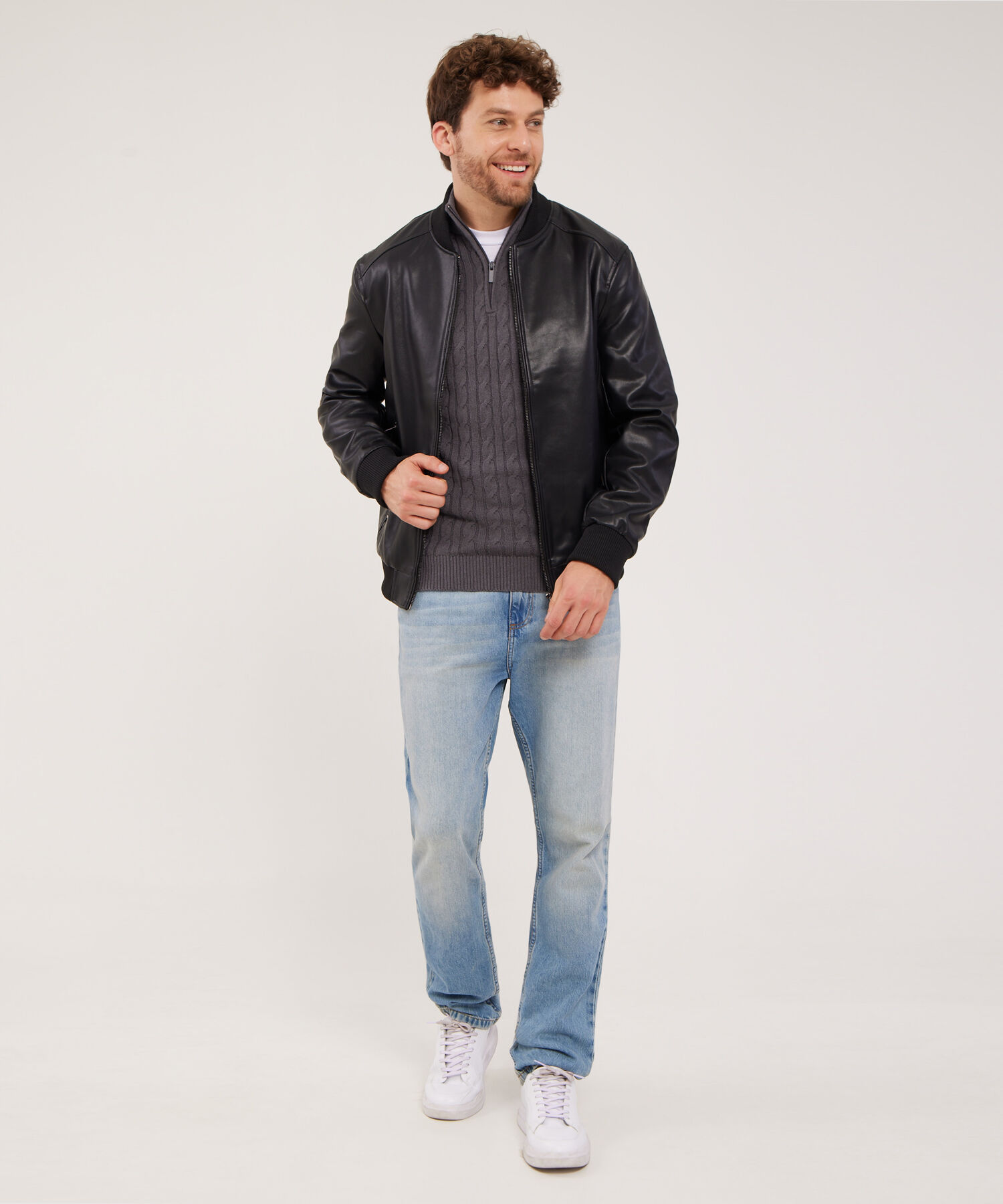 Chaqueta Manga Larga Tipo Bomber En Cuerina