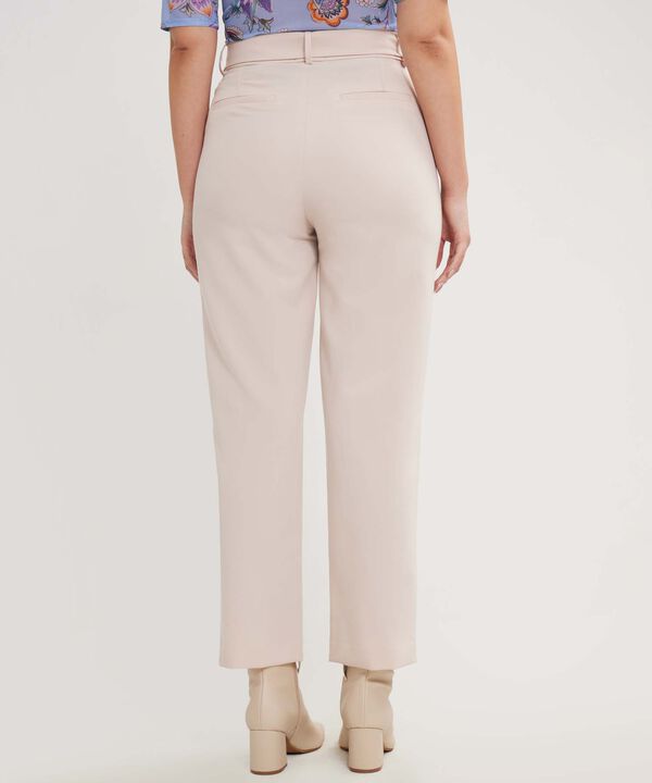 Pantalón Unicolor Con Cinturón