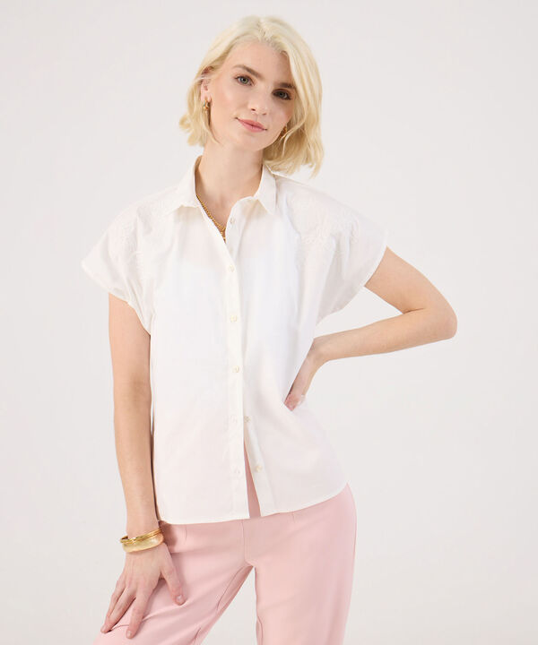 Camisa Unicolor Bordada En Hombros image number null