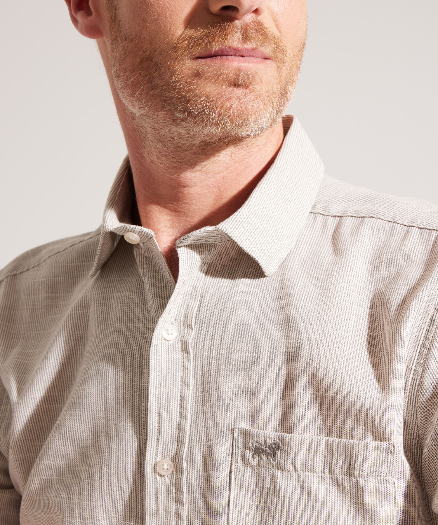 Camisa Estampada con Bolsillo