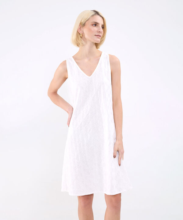 Vestido Unicolor Con Textura image number null