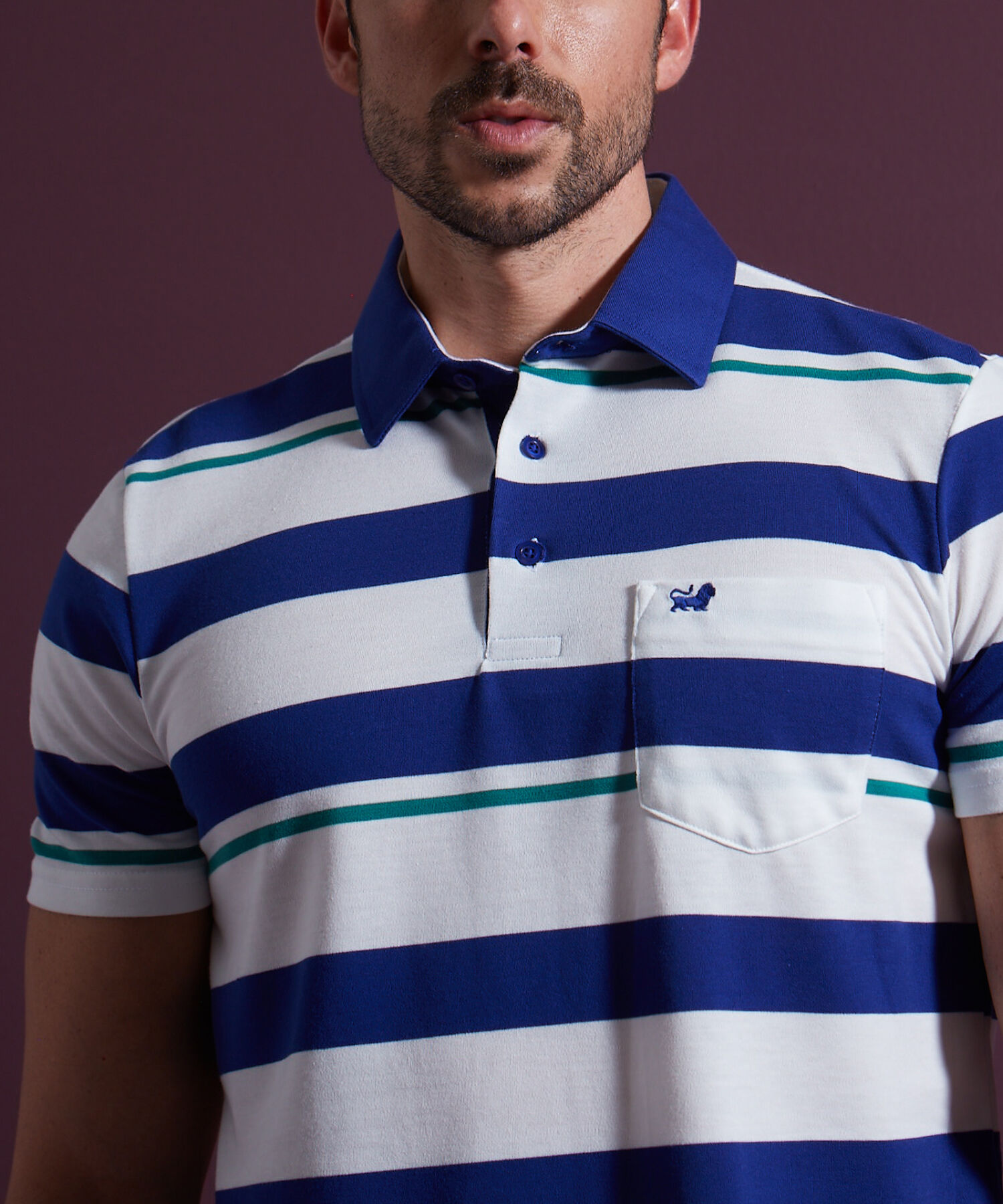 Polo Preteñida Cuello Duro Con Bolsillo, Pechera Y Banda En Contraste Unicolor, Silueta Regular Fit