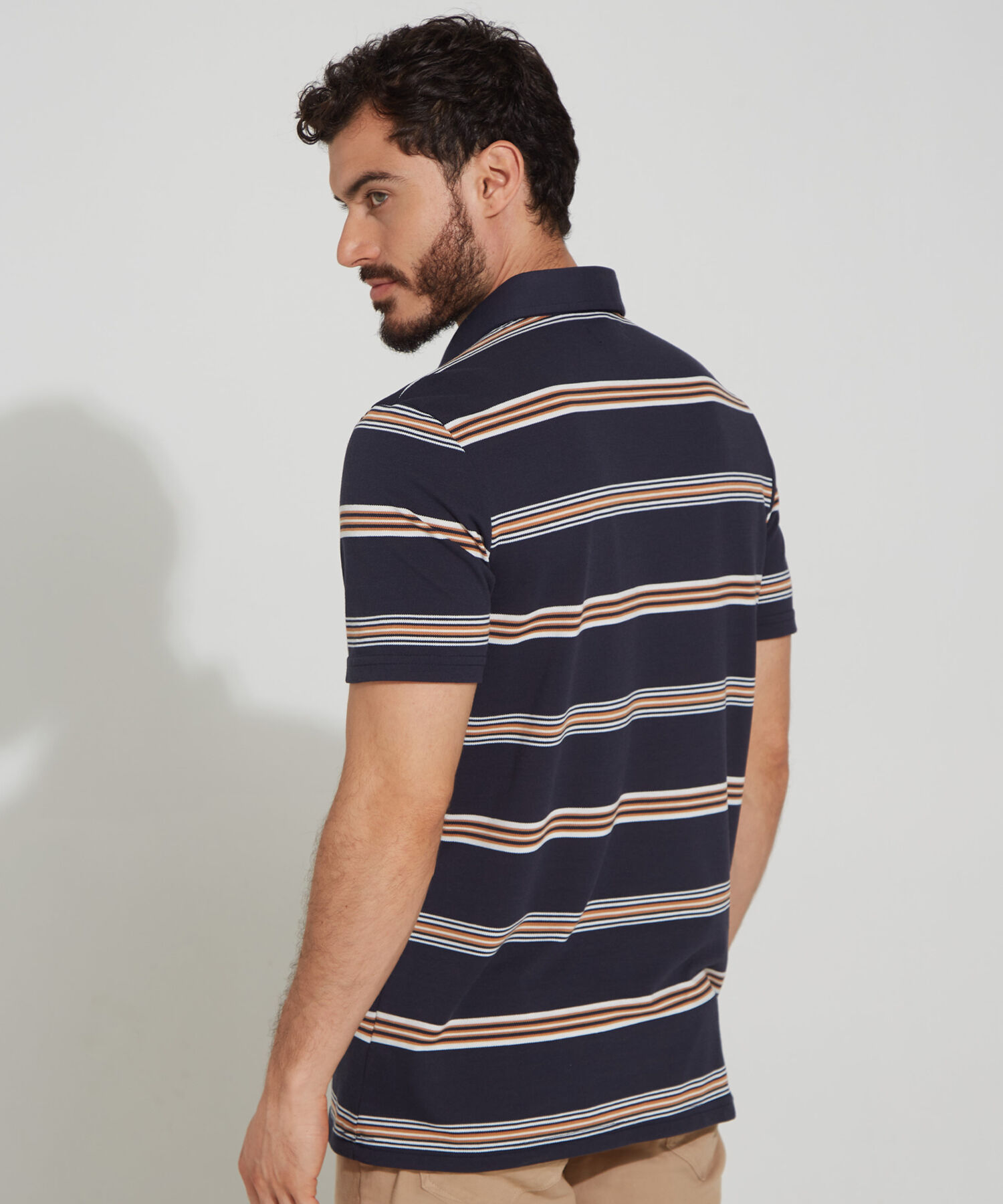 Polo Prete&ntilde;ida, Cuello Duro Con Bolsillo Y Silueta Regular Fit