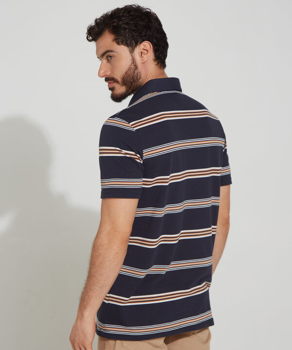 Polo Prete&ntilde;ida, Cuello Duro Con Bolsillo Y Silueta Regular Fit