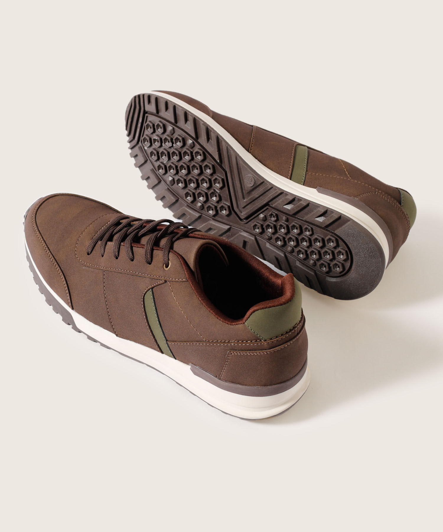 Tenis cómodos para un estilo casual