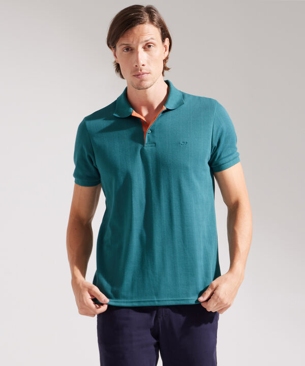 Polo Unicolor Con Textura, Cuello Y Puños Tejidos, Regular Fit
