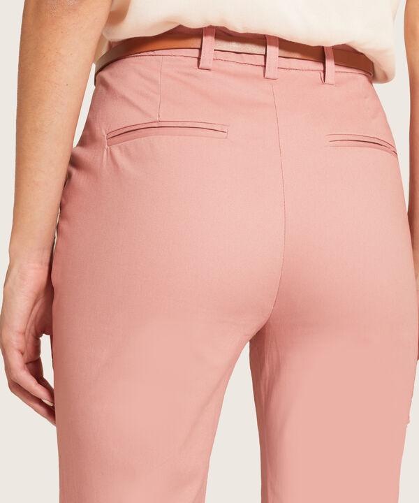 Pantalon Chino Unicolor Con Cinturon