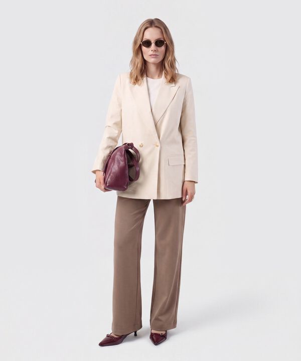 Pantal&oacute;n Recto Con Bolsillos Parche Mujer
