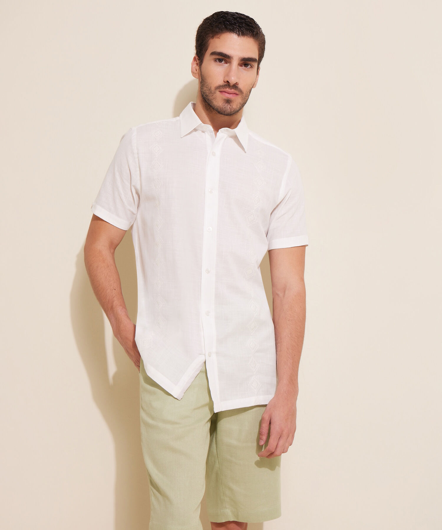 Camisa Guayabera Corta Con Bordado