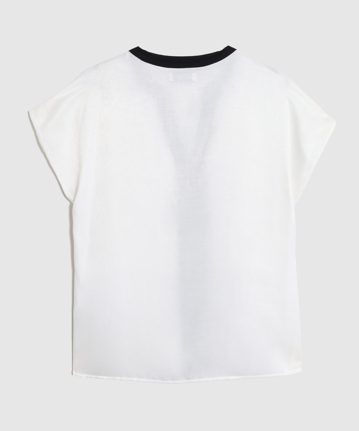 Blusa Minimalista de Escote Cruzado