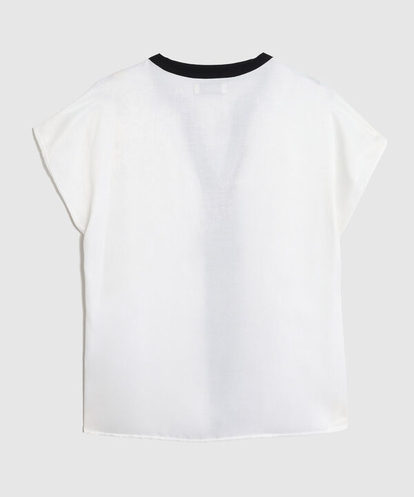 Blusa Minimalista de Escote Cruzado