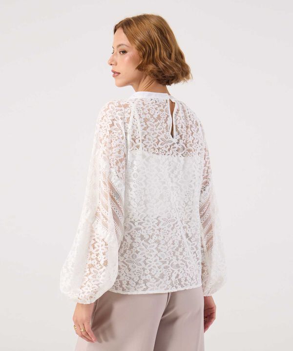Blusa unicolor texturizada 