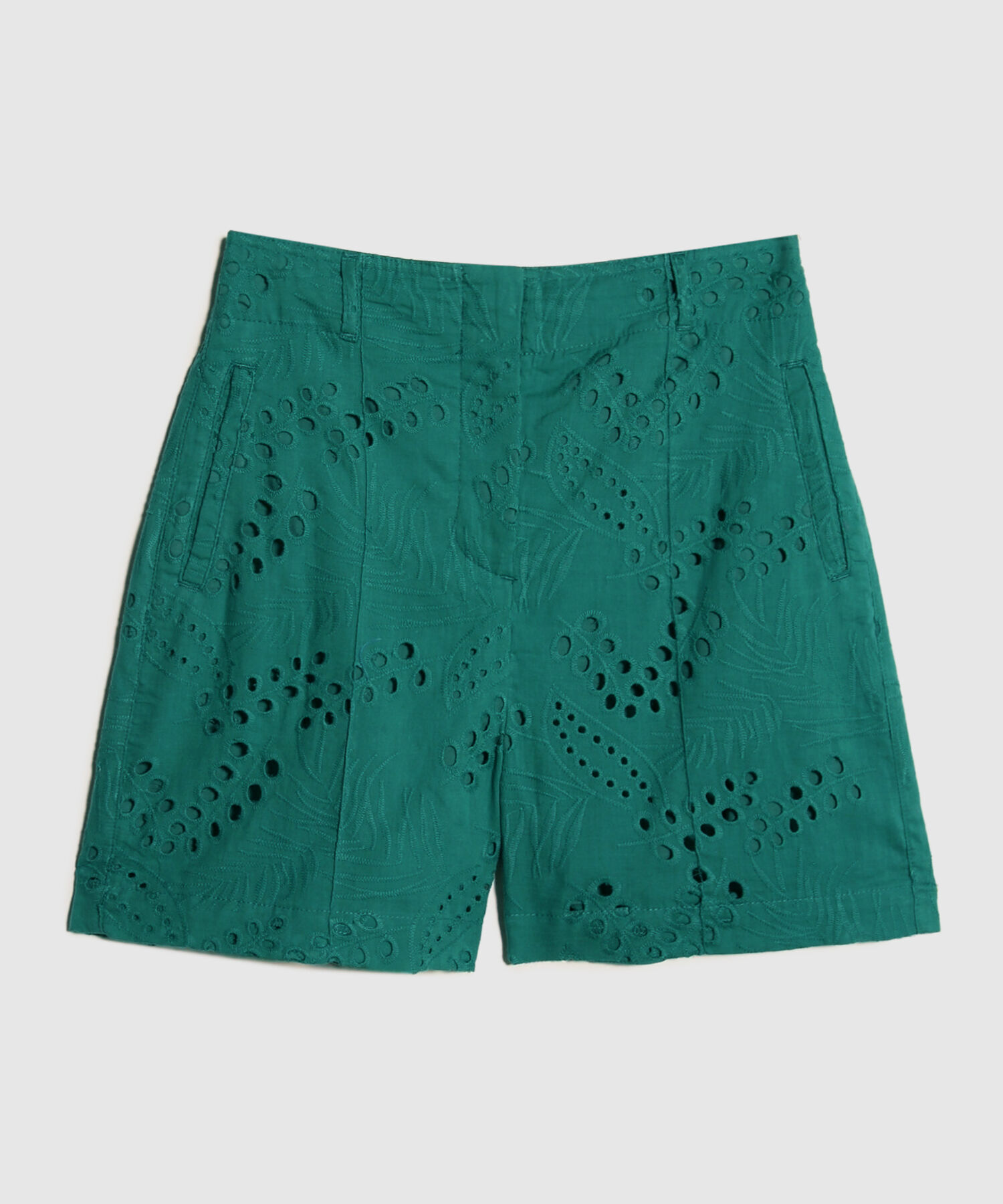 Short Unicolor En Ojalillo