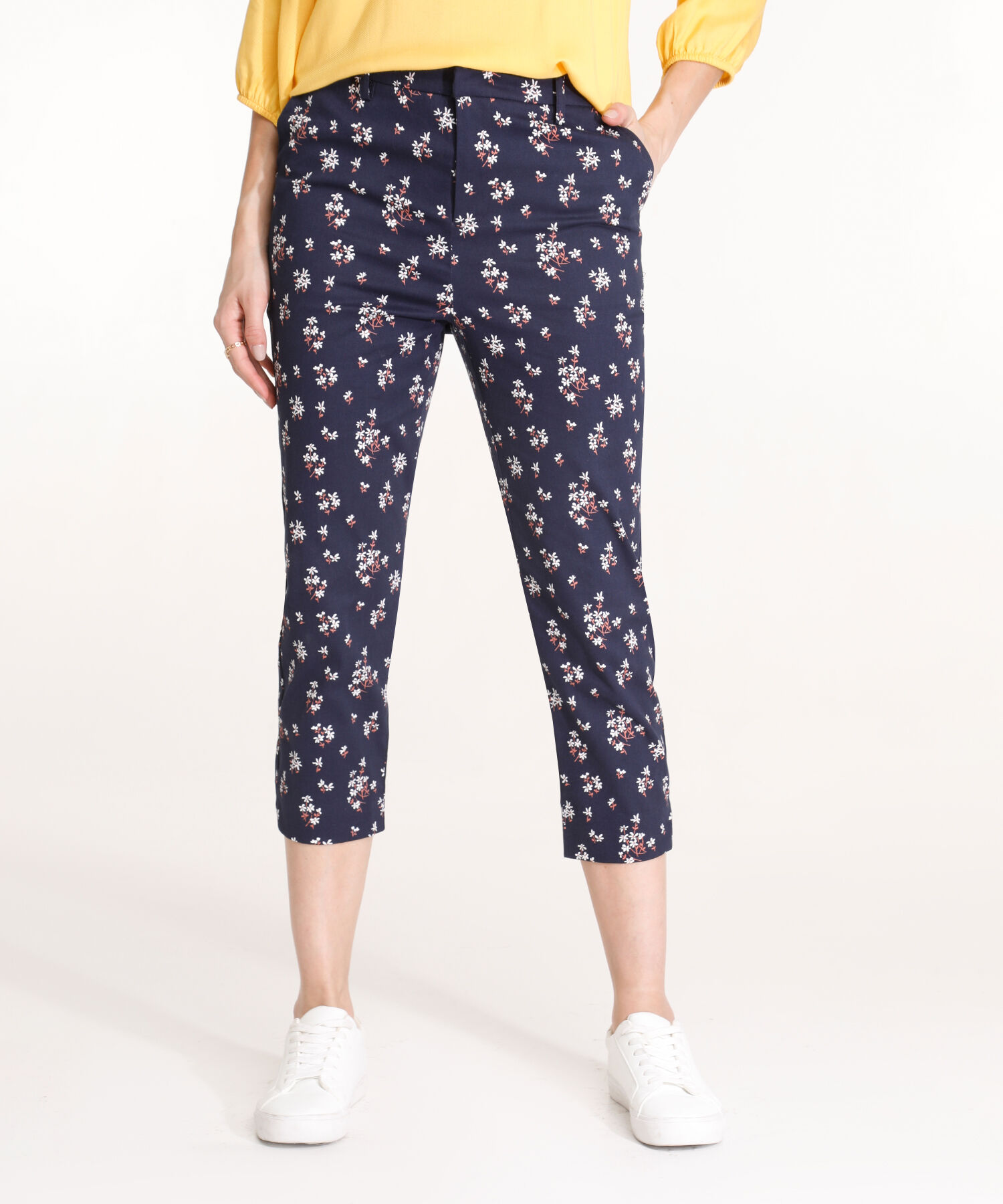 Pantalón Capri Con Bolsillos Laterales