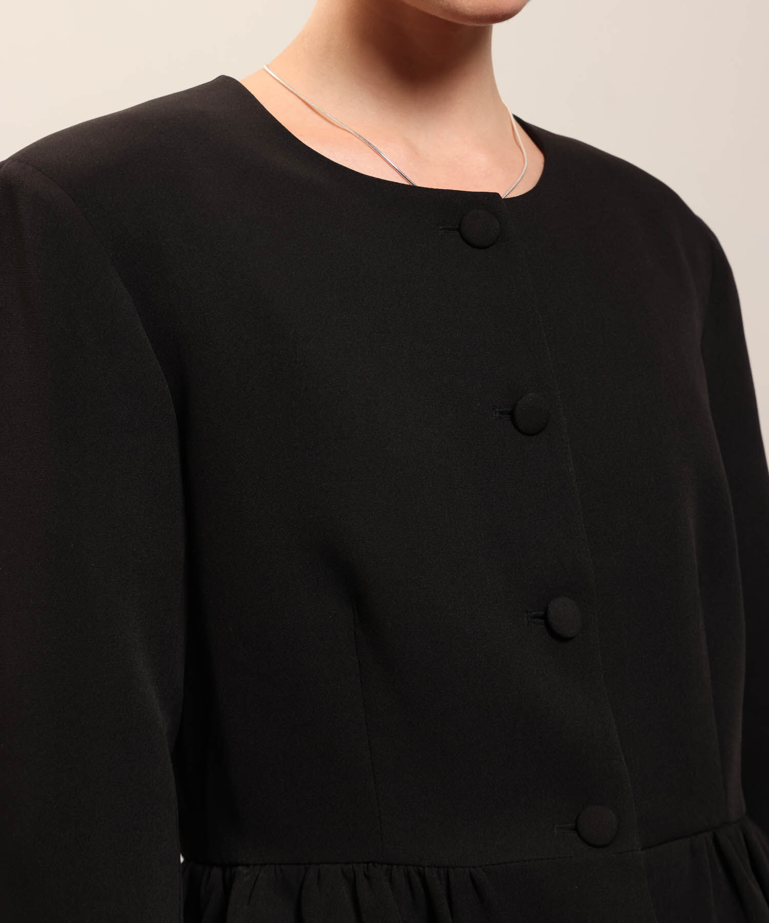 Chaqueta Unicolor Con Bolero Inferior Para Mujer