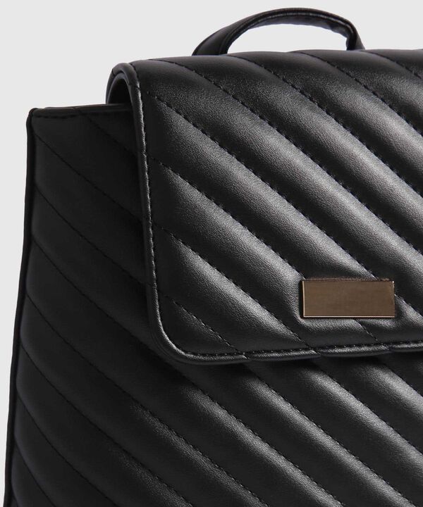 Bolso en Efecto Cuero image number null
