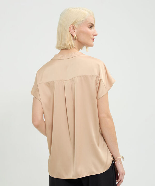 Blusa Cuello Nerú Y Media Pechera Unicolor