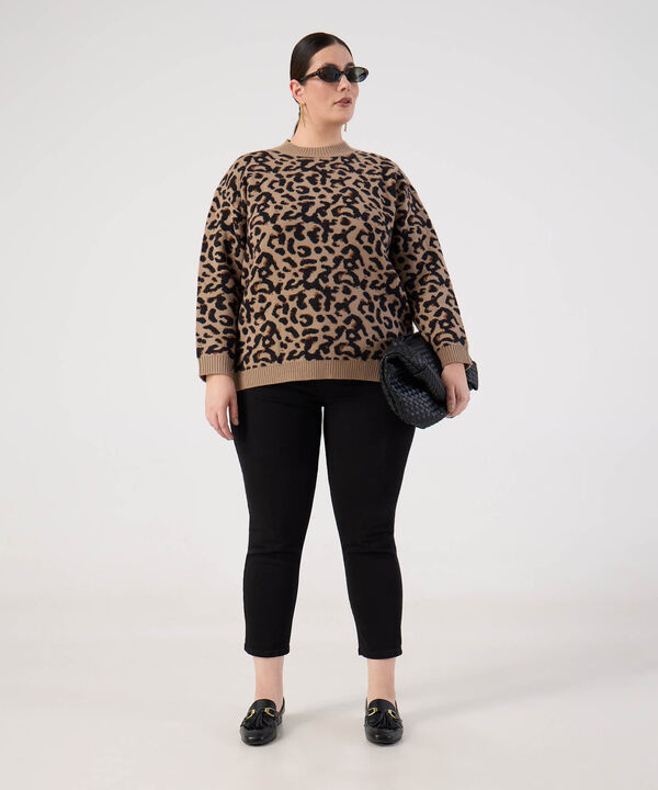 Jean Unicolor Tiro Alto al Tobillo para Mujer Curvy image number null