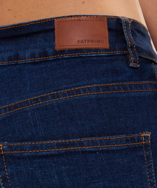 Jean  Skinny Flare Tono Azul Oscuro