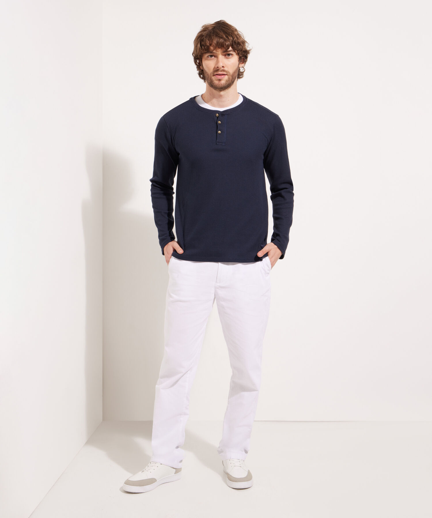Camiseta Manga Larga Unicolor Cuello Henley