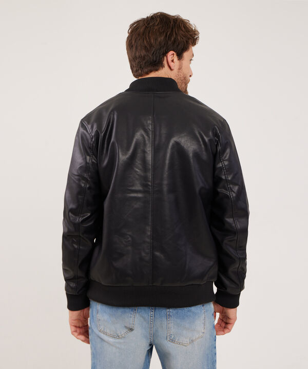 Chaqueta Manga Larga Tipo Bomber En Cuerina