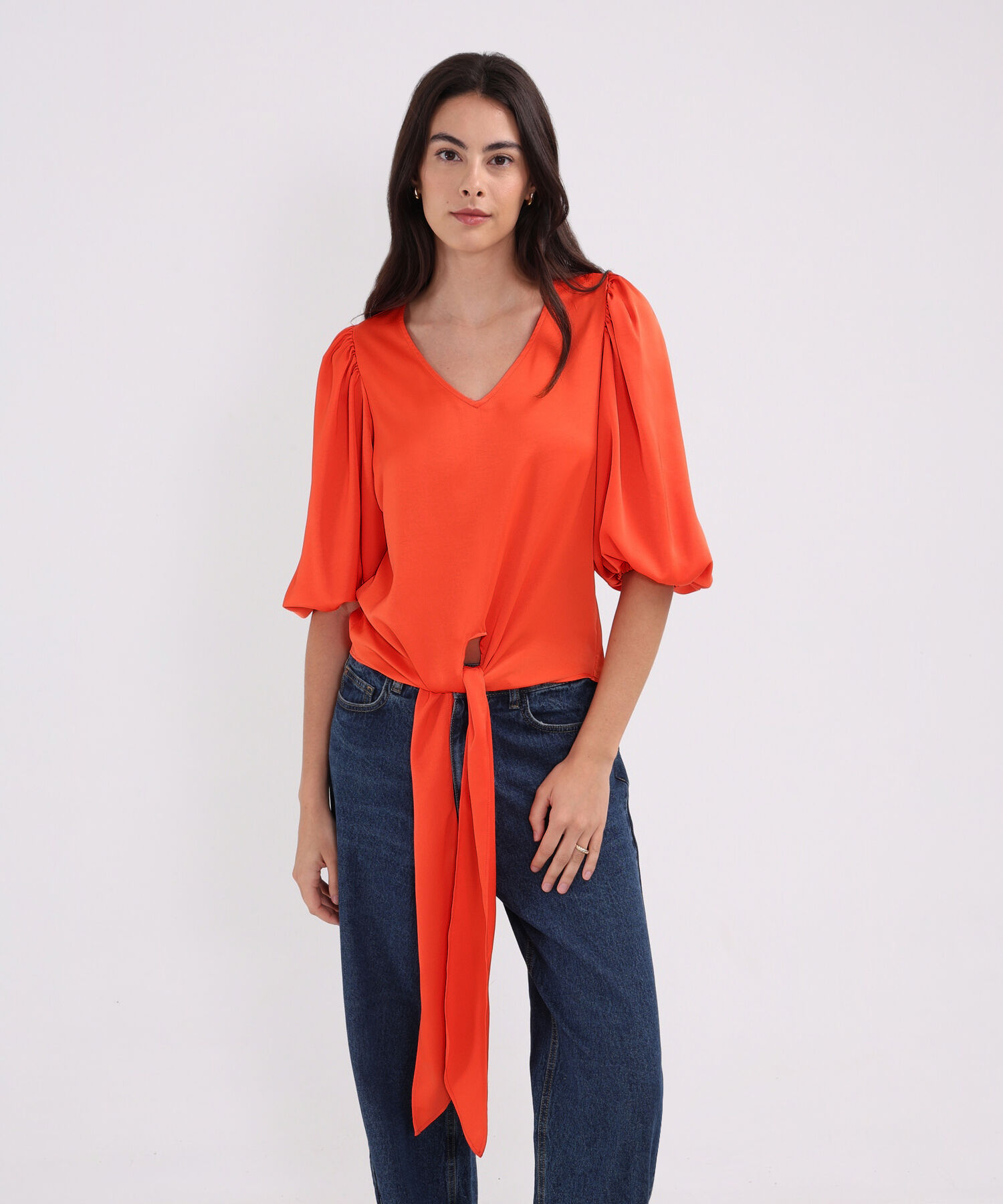 Blusas con escote delantero shop