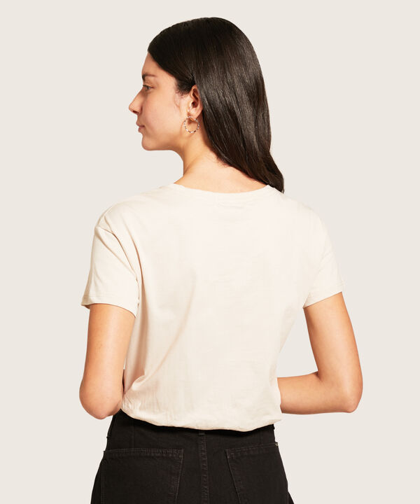 Camiseta Manga Corta Con Bordado