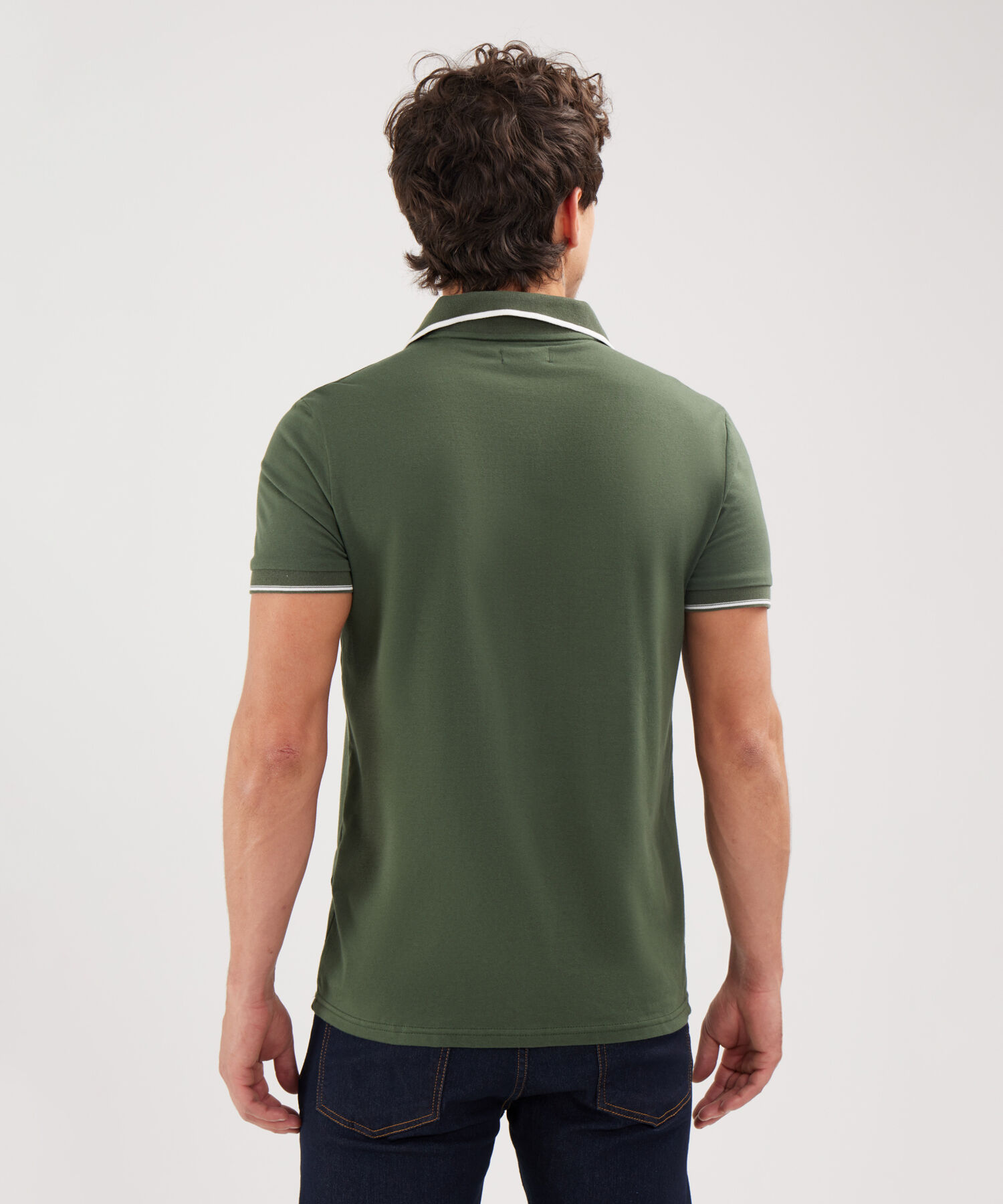 Polo Unicolor, Cuello, Pu&ntilde;os Y Pechera Tejida Con Bolsillo, Silueta Slim Fit