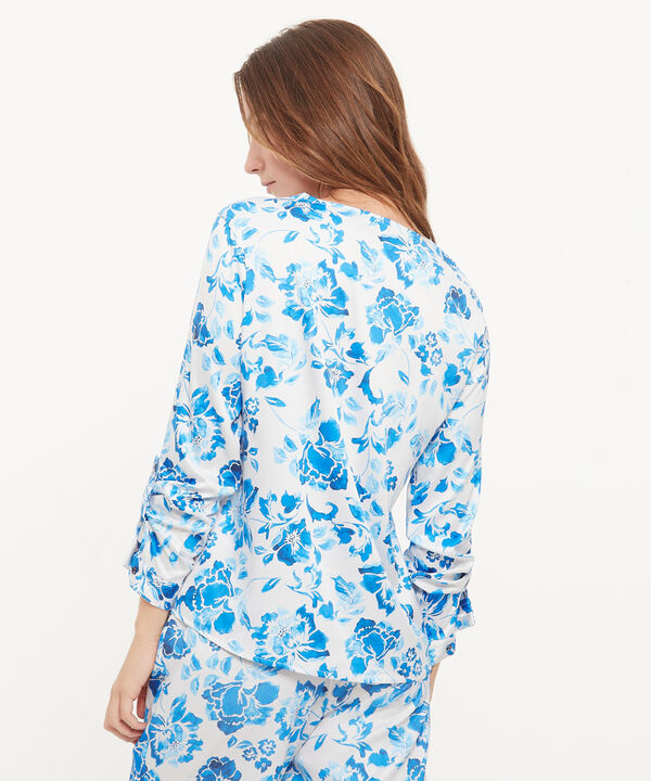 Blusa Con Cuello Doble Escote En V image number null