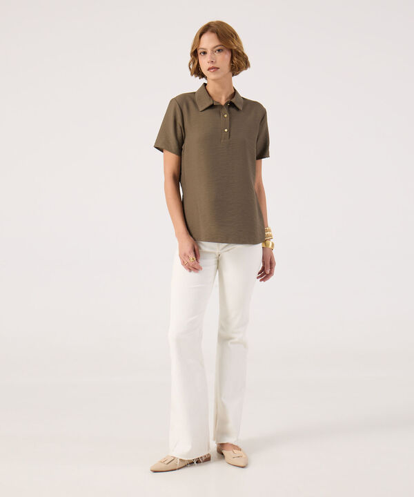 Blusa tipo polo unicolor  image number null