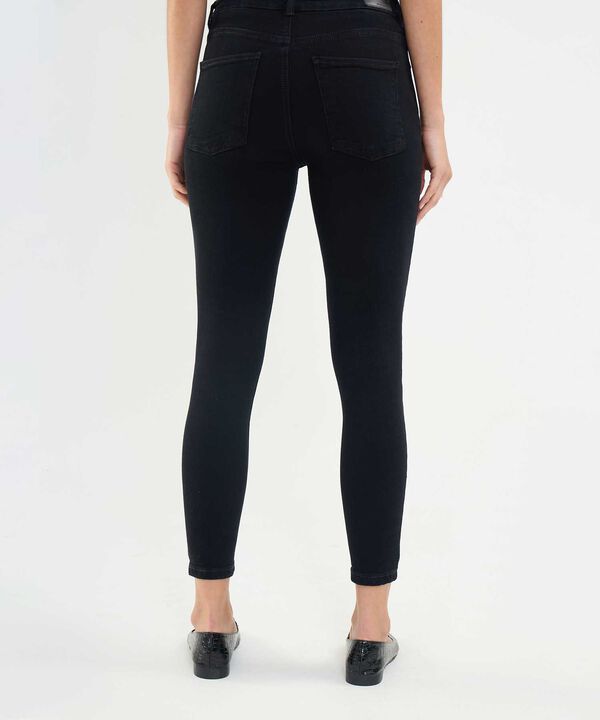 Jeans Skinny Tono Negro