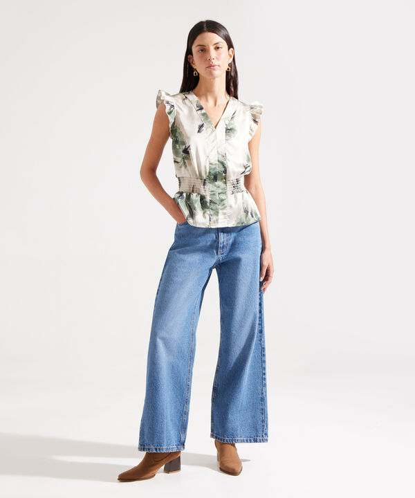Blusa Estampada Manga Sisa Con Arandela