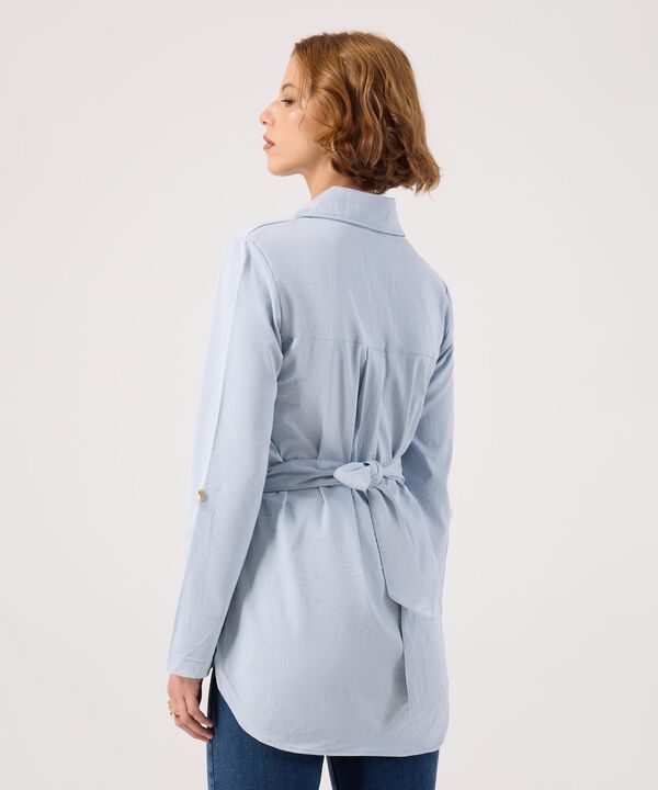 Chaqueta unicolor con bolsillos 