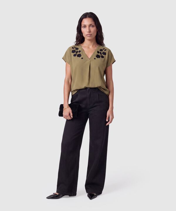 Blusa Con Detalles Bordados Para Mujer