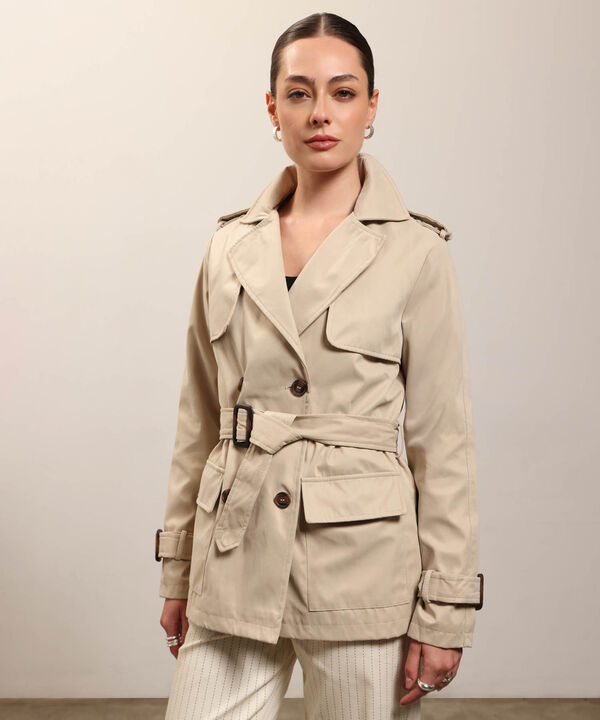 Chaqueta Trench Unicolor Con Cinturon  image number null