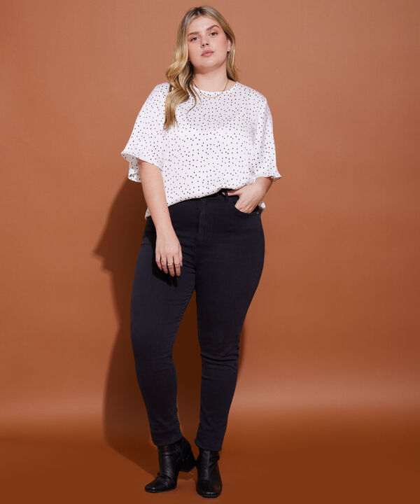 Jean Skinny Tono Negro