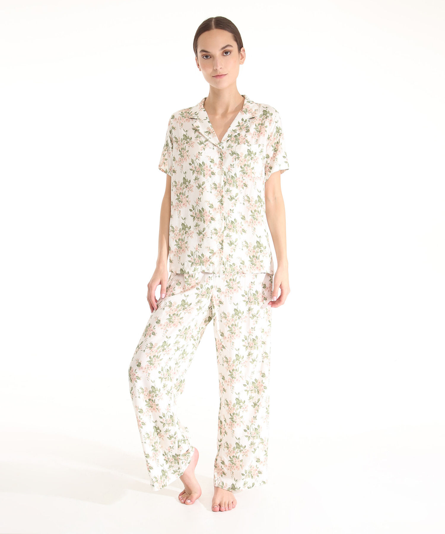 Pijama  Camiseta Resort Estampada Con Pantalón Largo Estampado