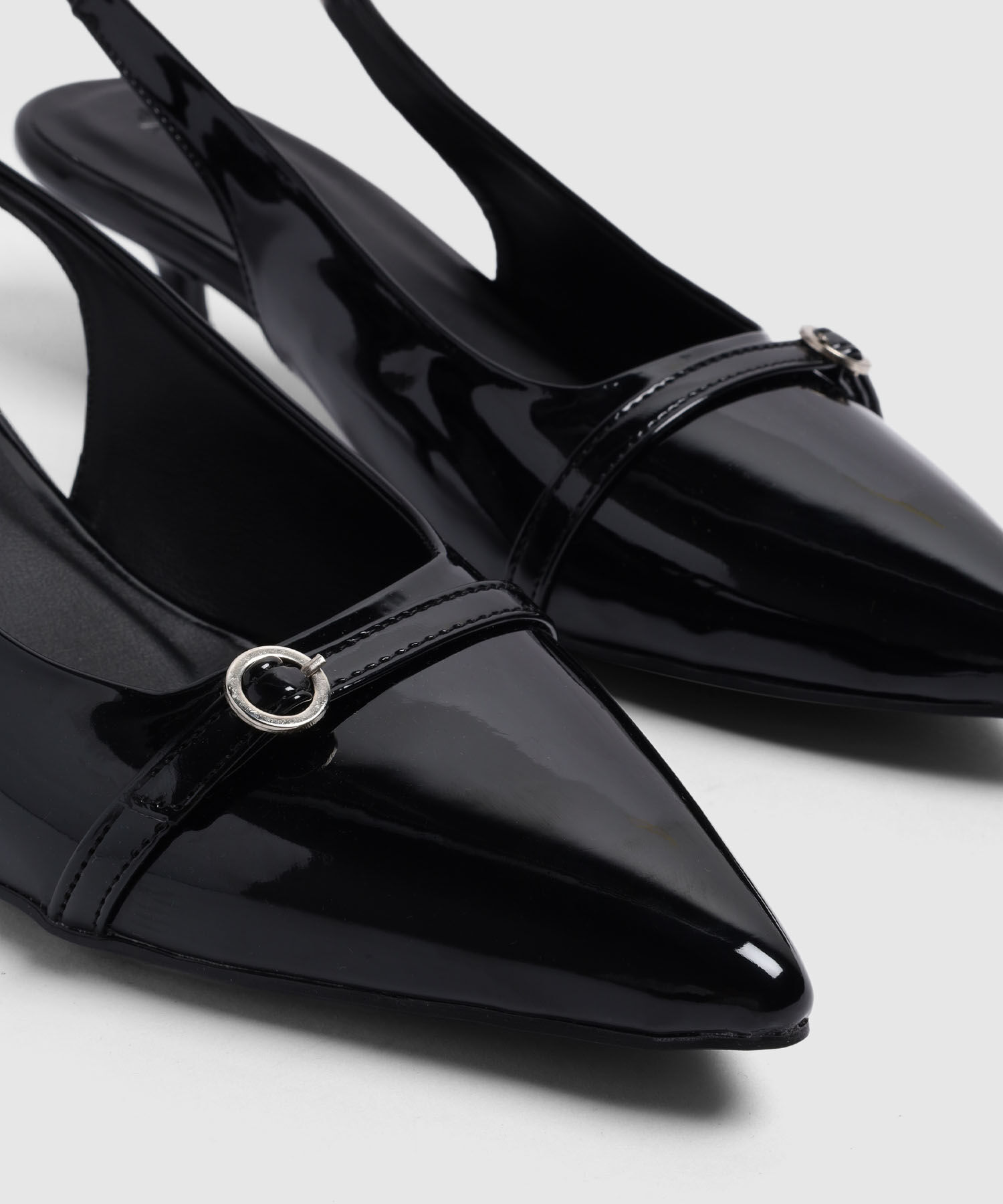 Zapato Slingback Punta Fina Y Tac&oacute;n