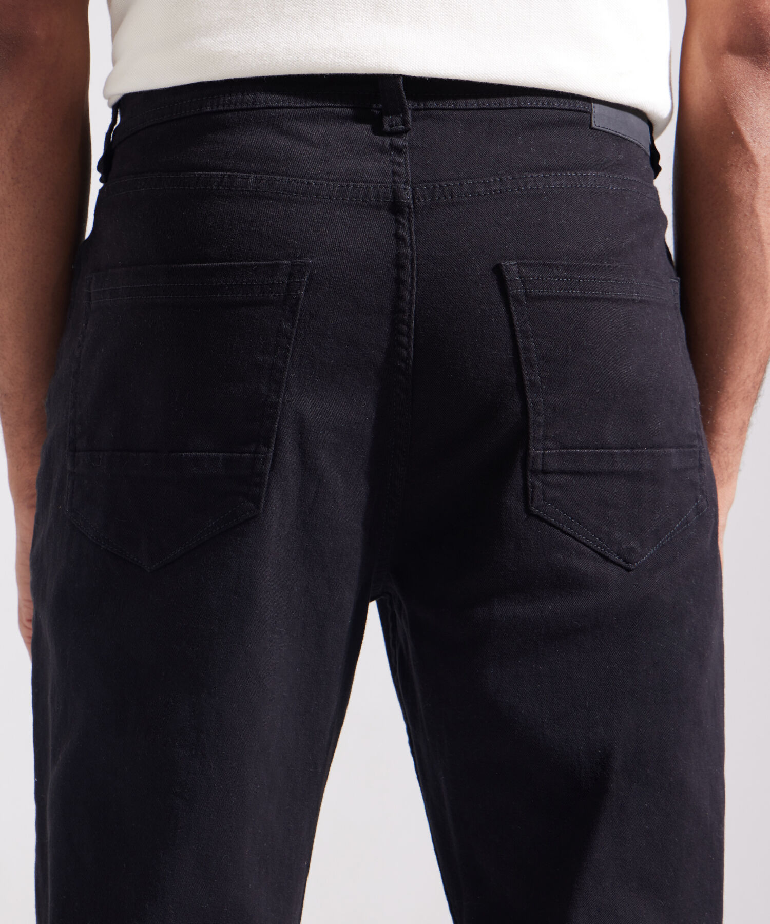 Pantalón 5 Bolsillos Color Negro