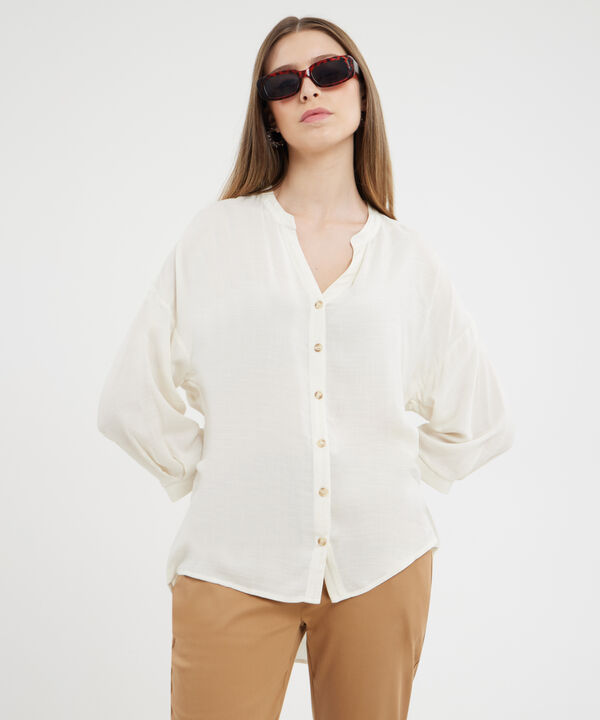 Camisa Unicolor Cuello Nerú Escote V