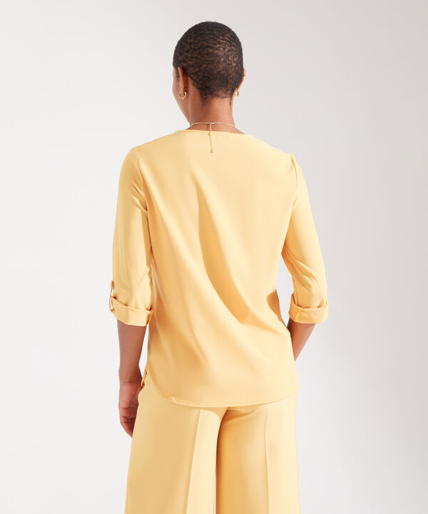 Blusa con Escote en V image number null