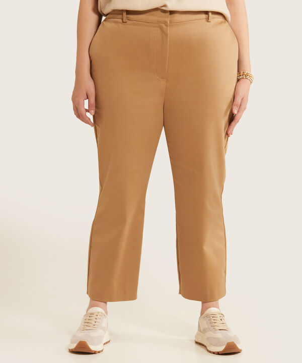 Pantalón Capri Bolsillos Diagonales Unicolor