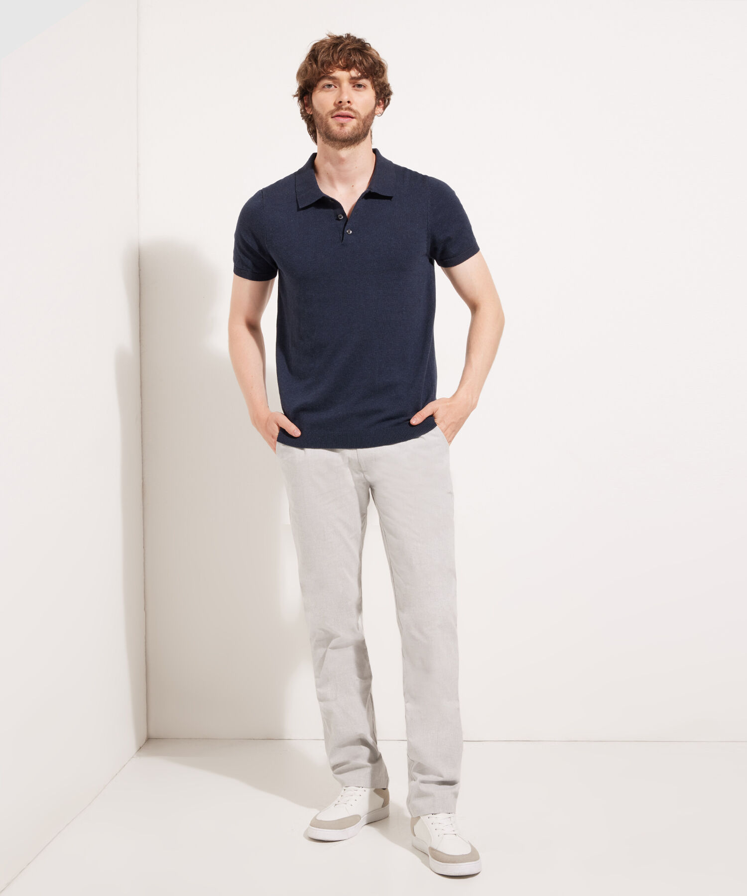 Polo Unicolor Cuello Y Puños En Rib