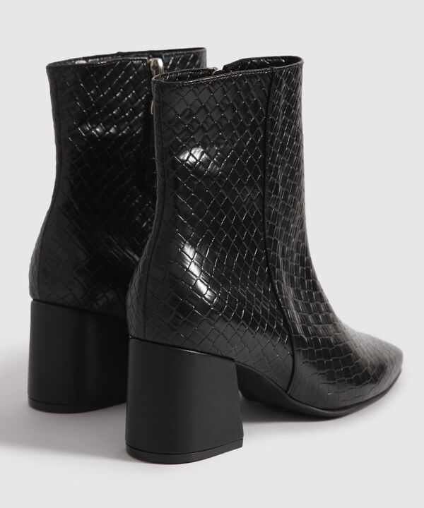 Botines en Efecto Piel