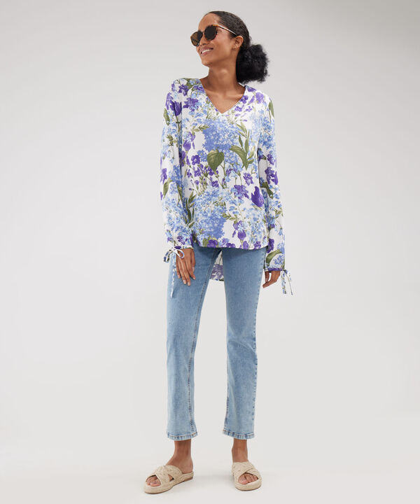 Blusa Estampada Escote V